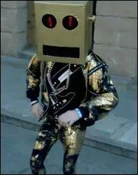 Qui fait le Robot dans 'La la la' de LMFAO ?