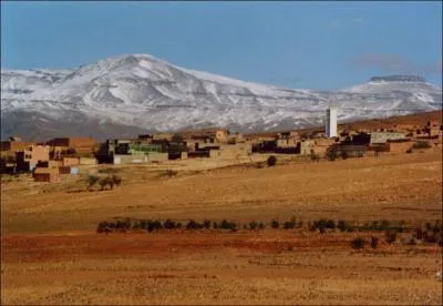 Gographie. L'Atlas est un massif montagneux qui s'tend sur trois pays du maghreb, L'Algrie, la Tunisie et...