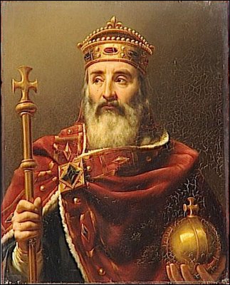 Le 25 décembre 800, Charlemagne est couronné empereur par le pape Benoît III.