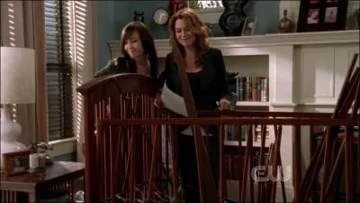 Saison 6 : Dans l'pisode 16 , Andy et Karen offre un Berceau  Peyton pour le bb , en quelle langue est rdige la notice ?