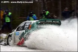 Arriverez-vous  reconnaitre ce modle WRC vert et blanc pilot notamment par le tchque Jan Kopecky ?
