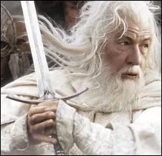 Quel magicien passe du gris au blanc aprs son combat face au Balrog ?
