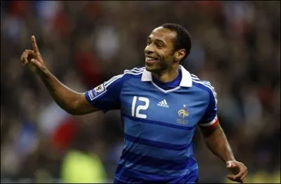 Thierry Henri 123 en slections a inscrit ... . .
