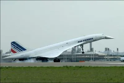 Le premier vol commercial du Concorde a reli Paris  New York.