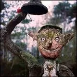 Sraphin Enrico, n en 1898, construira de ses mains, une maison et un jardin hors du commun. Il mettra toute sa vie  les construire. Il avait pourtant un handicap, lequel ?