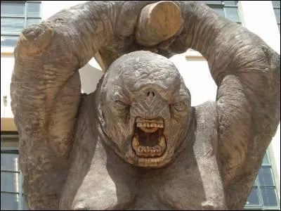 Comment appelle-t-on les personnes qui, sur le site sme la zizanie, insulte, copie les comptes des autres participants ?