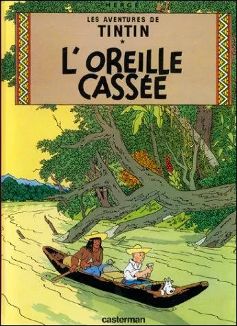 ''L'Oreille cassée'' : Près du fétiche arumbaya, le gardien du musée fredonne une mélodie extraite de...