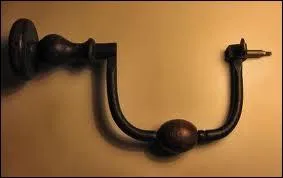 Quel est le nom de cet outil de menuisier ?