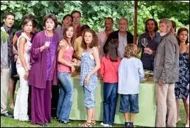 Dans la srie 'Une famille formidable', comment se prnomme le mari de Catherine Beaumont dont le rle est tenu par Bernard Le Coq ?