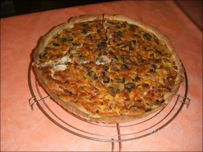 La pizza Margherita est ge de plus de 100 ans. Elle doit son nom  une dame clbre. Savez-vous de qui il s'agit ?