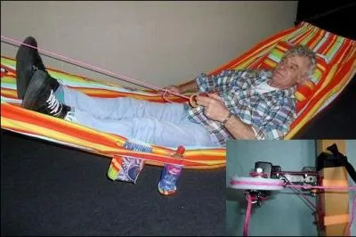 A quoi sert la corde qu'il tient  la main ?