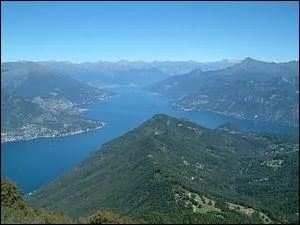 De Virgile  George Clooney en passant par Stendhal de nombreuses personnalits ont apprci la douceur des rives de ce lac de Lombardie en forme de Y renvers. C'est celui de ...