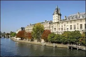 Quelle est la ville natale de Michel Sardou ?