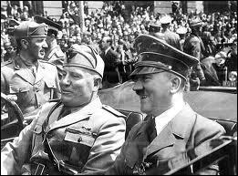 Avec quel dictateur Hitler conclue-t-il l'alliance militaire de l'Axe ?