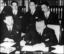 Le pacte tripartite Allemagne-Italie-Japon fait suite  quel trait sign en 1936 par l'Allemagne et le Japon ?
