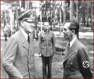 Comment s'appelle le ministre de la propagande d'Hitler, expert dans l'art de manipuler les foules ?