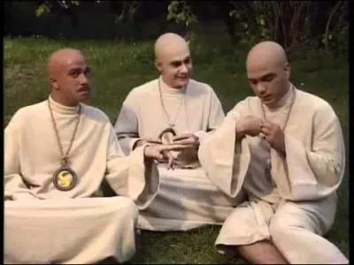 ''Les sectes'' : Comment s'appelle le chef (Bernard Campan) ?