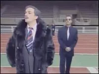 ''Stade 2 (football)'' : Le président du club (Didier Bourdon) appelle tous ses joueurs...