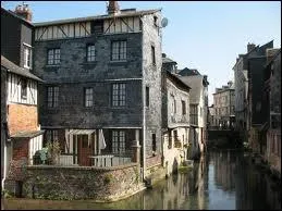 Quelle ville est surnommée 'la Venise normande' ?