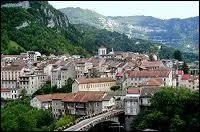 Quelle ville est la capitale de la pipe ?