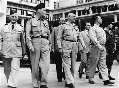 Comment a-t-il pjorativement dsign les gnraux du putsch d'Alger (1961) ?