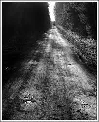 Quel humoriste a dit < Les jambes permettent aux hommes de marcher et aux femmes de faire leur chemin. > ?