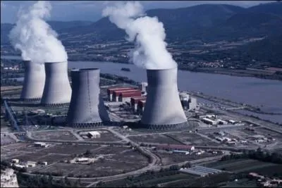 Les nuages blancs sortant d'une centrale sont-ils dangereux ?