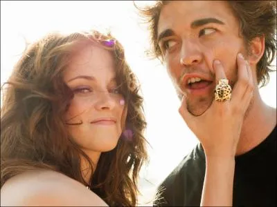 Dans quel film Bella et Edward se marient-ils ? (la photo n'a peut-tre rien  voir avec la rponse)