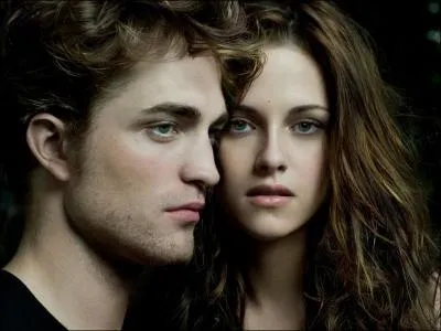 Quel est le nom des personnages en photo ?