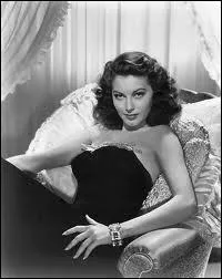 Qui dira d'elle  ses tous dbuts : 'Elle ne sait pas parler, elle ne sait pas jouer, mais c'est une sacre fille ! ' ?