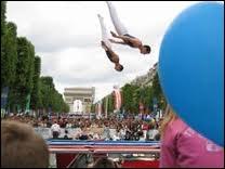 Quelle est cette discipline en démonstration sur les Champs-Elysées ?