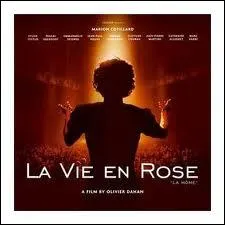 Compltez les paroles de 'La vie en rose' d'Edith Piaf : 'Quand il me prend dans ses bras..... je vois la vie en rose'