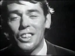 Les bigotes : 'Elles vieillissent  petits pas, de petits chiens en petits chats, les bigotes, elles vieillissent d'autant plus vite qu'elles confondent... '.