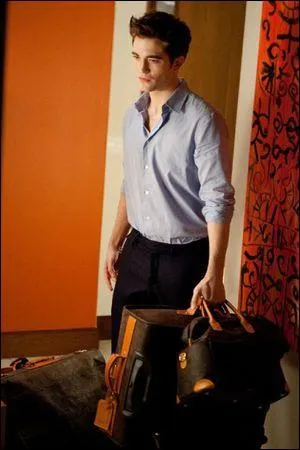 Que dit Edward  propos de la grossesse de Bella, aprs le passage de Kaure ?