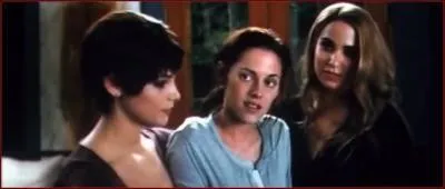 Qu'est-ce que pense Rosalie des prnoms choisis par Bella ?