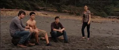 Jacob pense que les Cullen vont faire croire  la mort de Bella. Quelle hypothse met-il ?