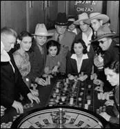 Dans les annes 30, la ville a vu se dvelopper la prostitution et les casinos, ce qui lui a valu un surnom mondialement clbre. Lequel ?