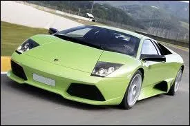 Cette voiture est une...