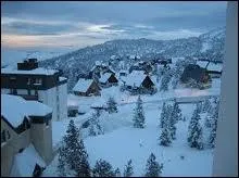 Dans quel massif est situe la station de La Pierre Saint-Martin ?