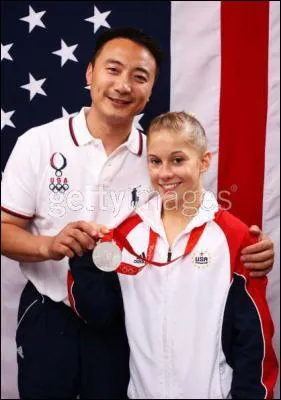 Comment s'appelle son entraneur ?