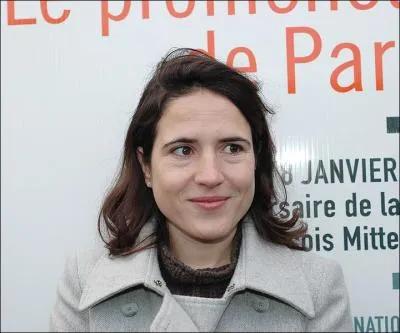 La fille cache de son mari Franois Mitterrand s'appelle :
