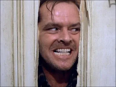 Jack Torrance doit s'occuper d'un htel avec sa famille. Mais cet htel a t la scne d'un crime, il s'agit de :