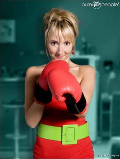 Comment s'appelle cette fille ?