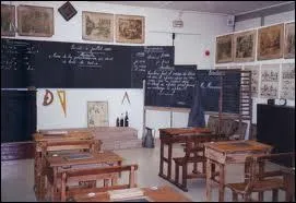 Le pcheur n'tait pas drang par cette feuille ... sur l'eau.