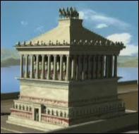 Dans quelle ville se trouve le Mausolée qui constitue la cinquième merveille du monde antique ?