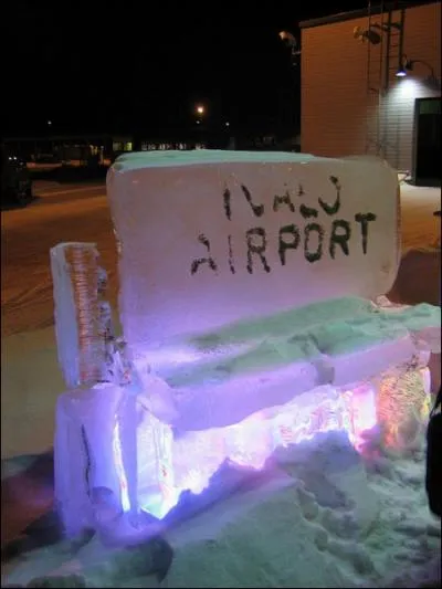 L'aroport le plus septentrional de Finlande se trouve  300 km au Nord du cercle polaire, dans la petite ville de... ?