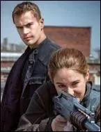 Lors de son premier exercice de tir, combien de balles met-elle dans la cible ?