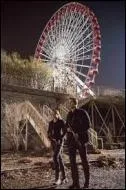 Lorsque nos 2 hros montent au sommet de la grande roue lors d'un exercice de commando, qu'apprend-on sur lui ?