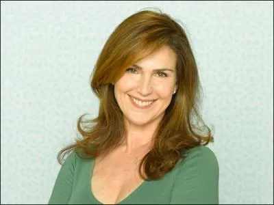 Comment s'appelle cette femme ?