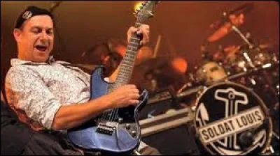 Pas très distingué Soldat Louis quand il réclame pour accompagner des FEMMES...